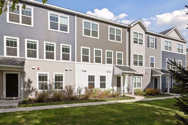657 Village Drive 03, New Brighton, MN 55112