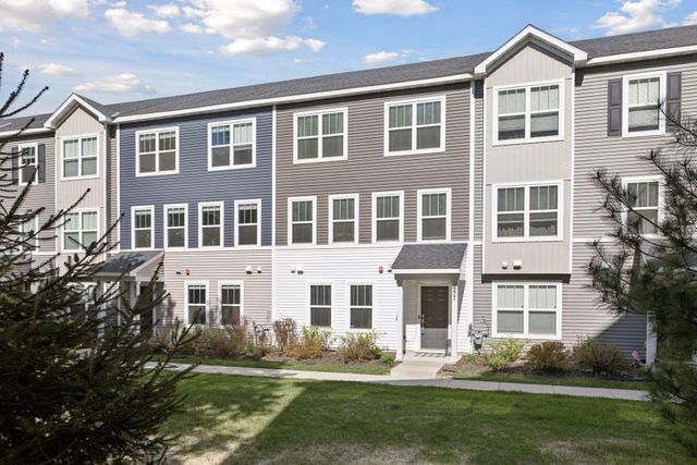 657 Village Drive 03, New Brighton, MN 55112