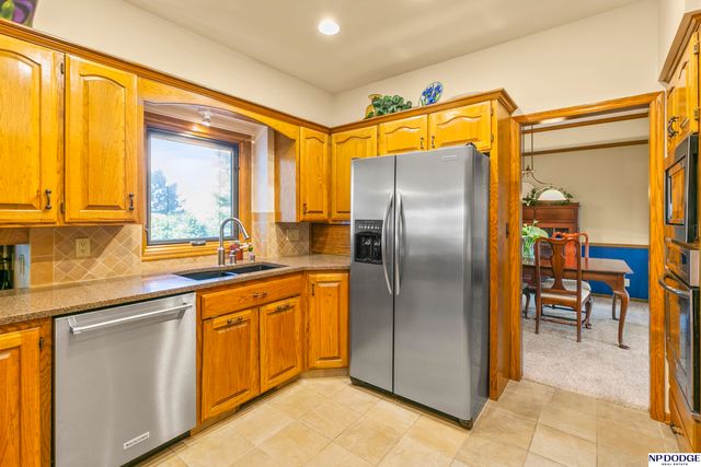 10583 Adams Drive, Omaha, NE 68127