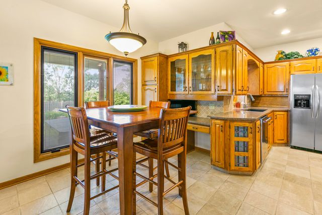 10583 Adams Drive, Omaha, NE 68127