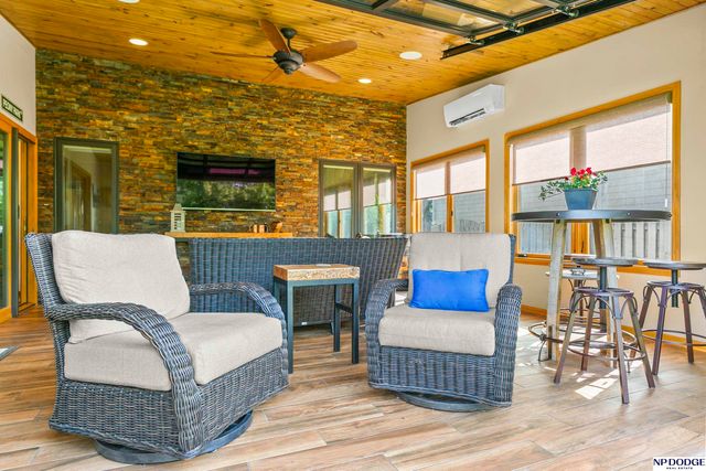 10583 Adams Drive, Omaha, NE 68127