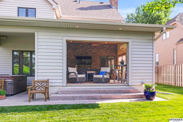 10583 Adams Drive, Omaha, NE 68127