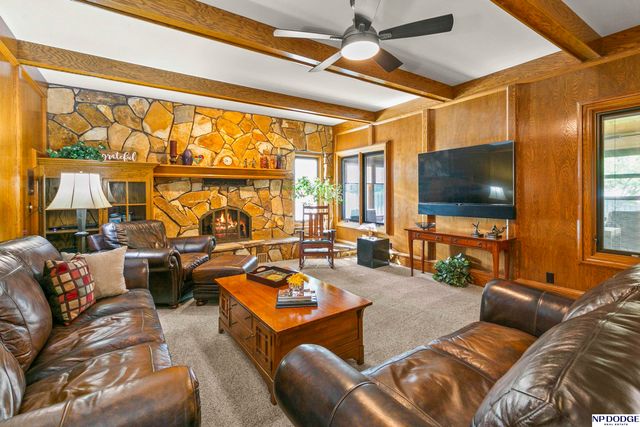 10583 Adams Drive, Omaha, NE 68127