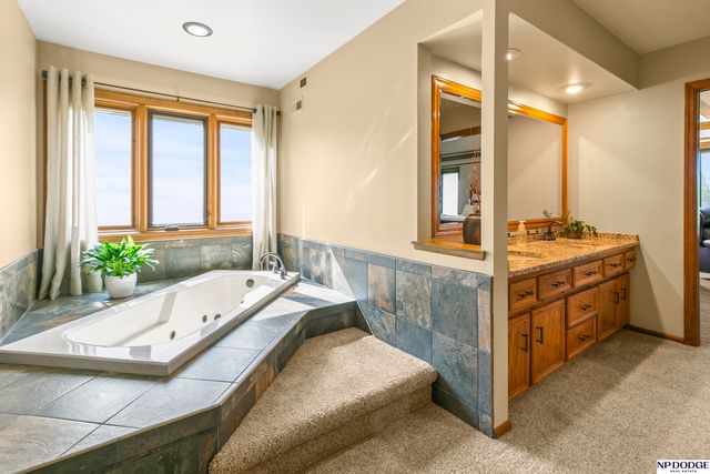 10583 Adams Drive, Omaha, NE 68127