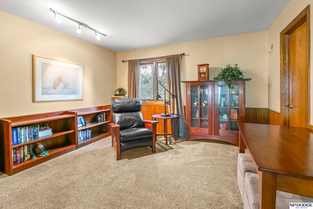 10583 Adams Drive, Omaha, NE 68127