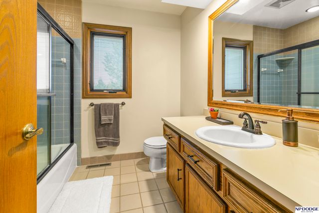 10583 Adams Drive, Omaha, NE 68127