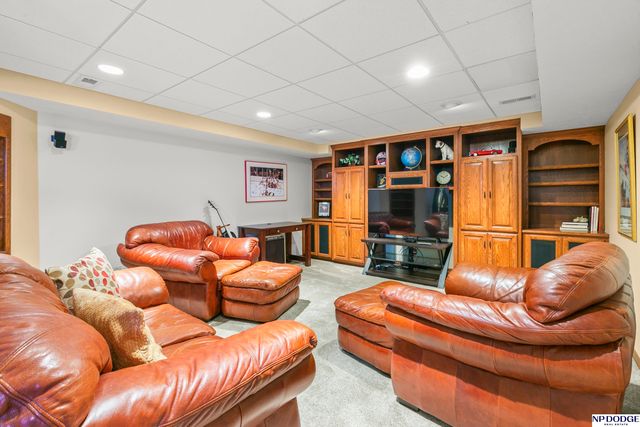 10583 Adams Drive, Omaha, NE 68127