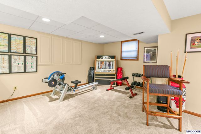 10583 Adams Drive, Omaha, NE 68127