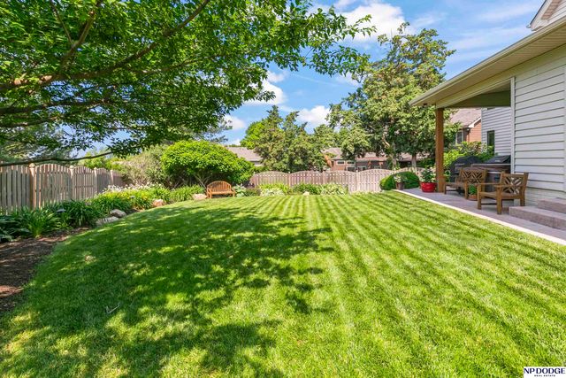 10583 Adams Drive, Omaha, NE 68127