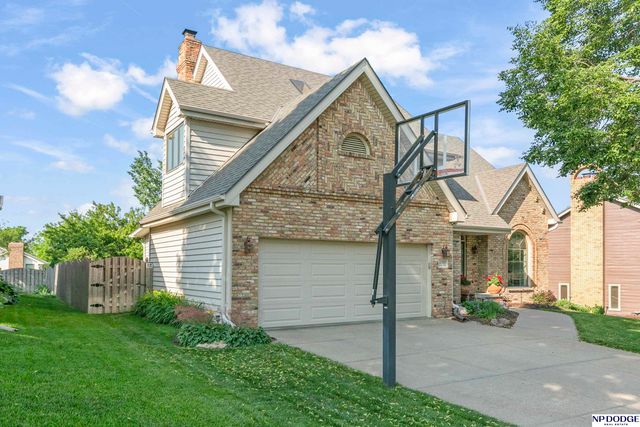 10583 Adams Drive, Omaha, NE 68127