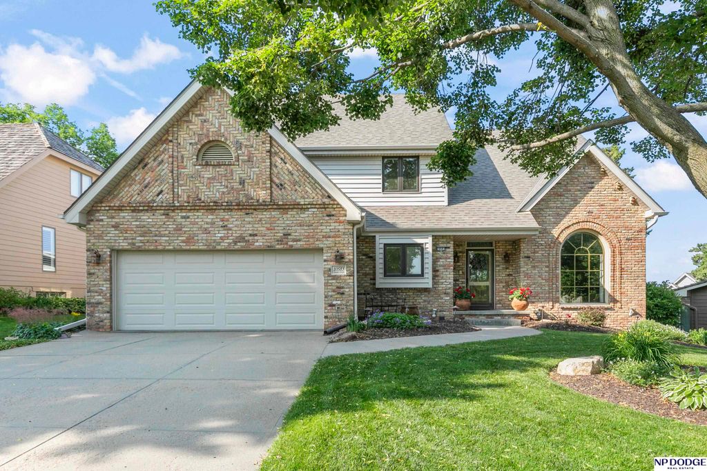 10583 Adams Drive, Omaha, NE 68127