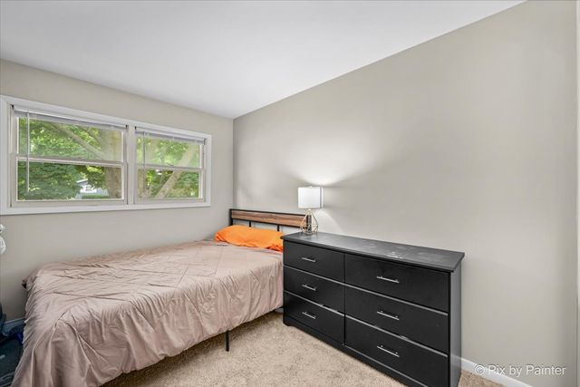 2614 Crystal Lake Road, Cary, IL 60013
