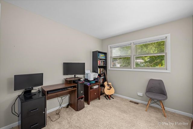 2614 Crystal Lake Road, Cary, IL 60013