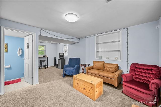 2614 Crystal Lake Road, Cary, IL 60013