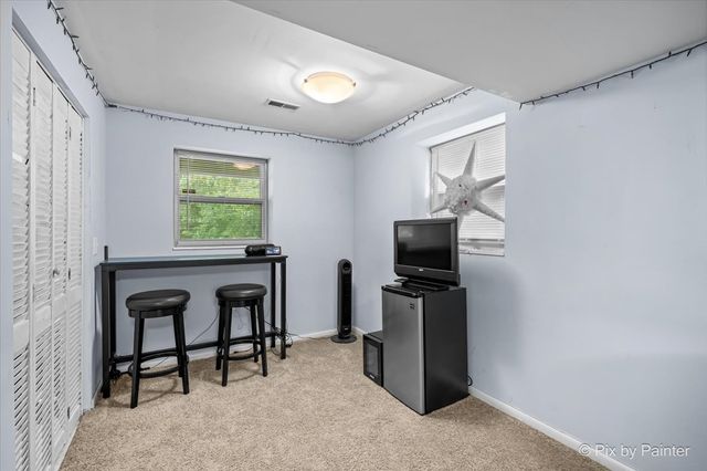 2614 Crystal Lake Road, Cary, IL 60013
