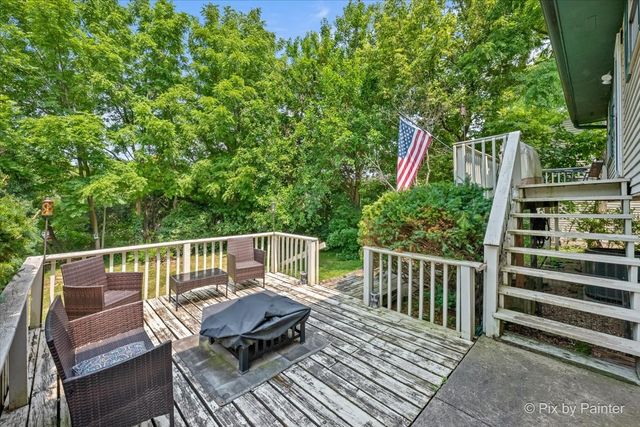 2614 Crystal Lake Road, Cary, IL 60013