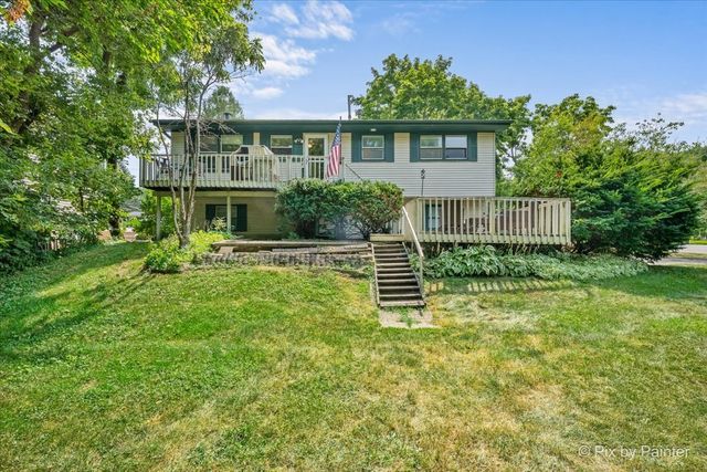 2614 Crystal Lake Road, Cary, IL 60013