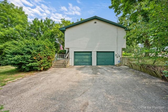2614 Crystal Lake Road, Cary, IL 60013