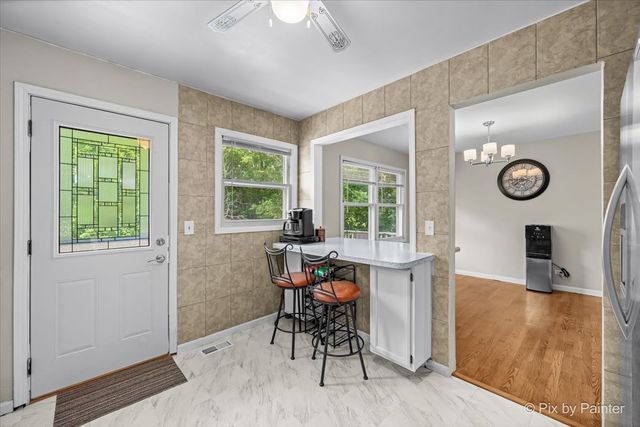 2614 Crystal Lake Road, Cary, IL 60013