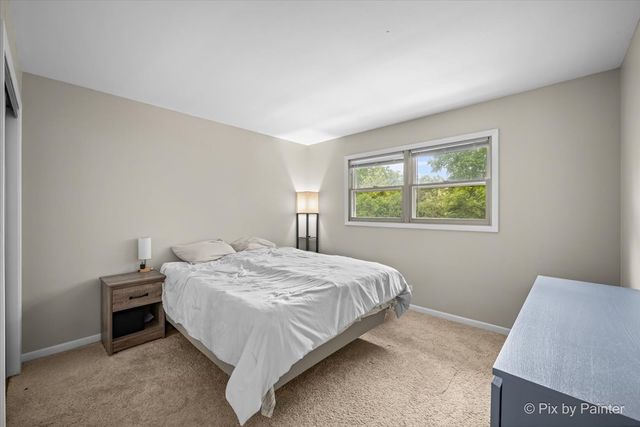 2614 Crystal Lake Road, Cary, IL 60013