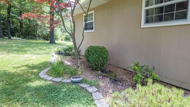 552 County Road 8500, West Plains, MO 65775