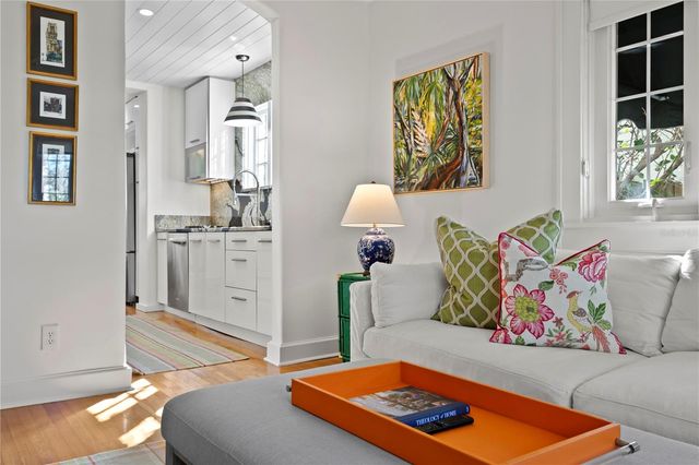 936 17TH AVENUE NE, St Petersburg, FL 33704