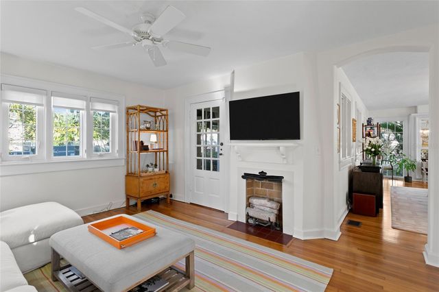 936 17TH AVENUE NE, St Petersburg, FL 33704