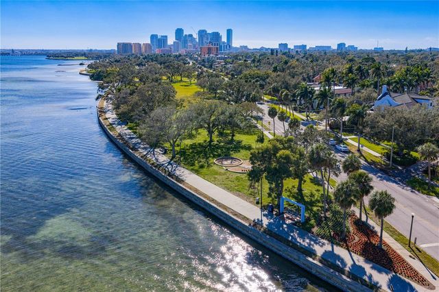 936 17TH AVENUE NE, St Petersburg, FL 33704