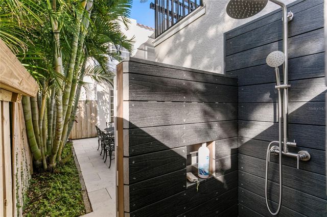 936 17TH AVENUE NE, St Petersburg, FL 33704