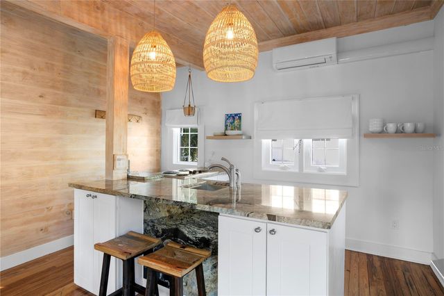 936 17TH AVENUE NE, St Petersburg, FL 33704