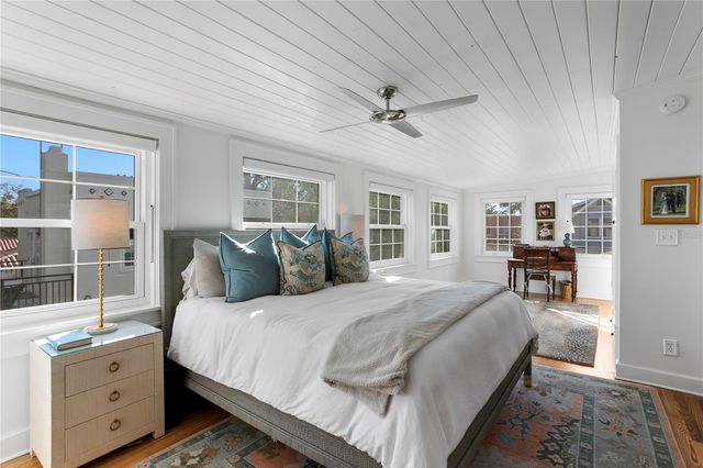 936 17TH AVENUE NE, St Petersburg, FL 33704