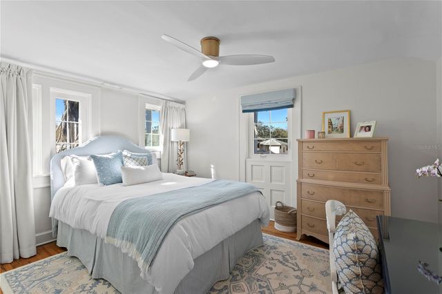 936 17TH AVENUE NE, St Petersburg, FL 33704