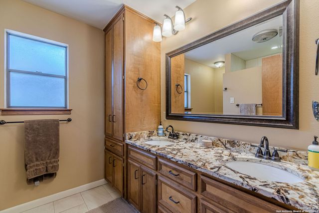 560 Bluff Ridge, New Braunfels, TX 78132