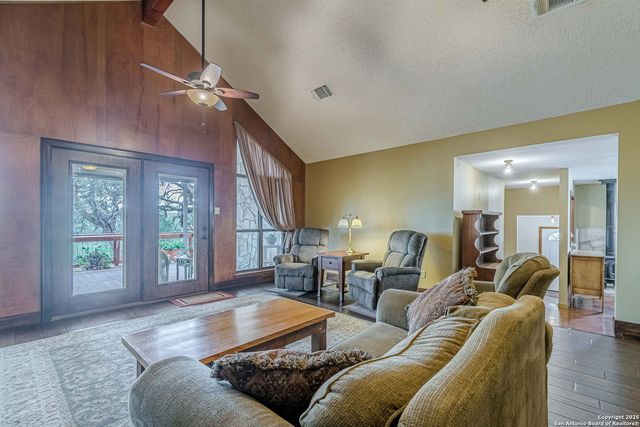 560 Bluff Ridge, New Braunfels, TX 78132