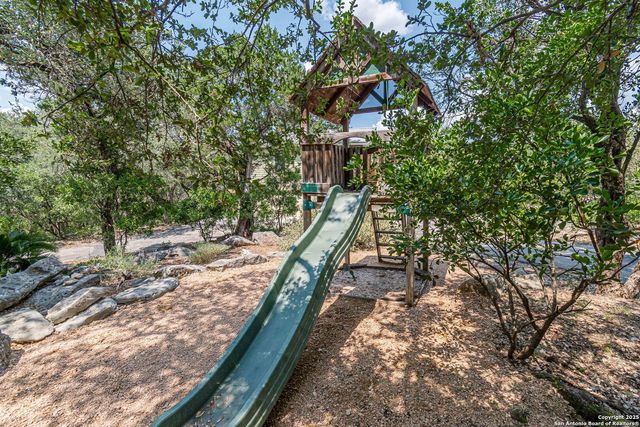 560 Bluff Ridge, New Braunfels, TX 78132