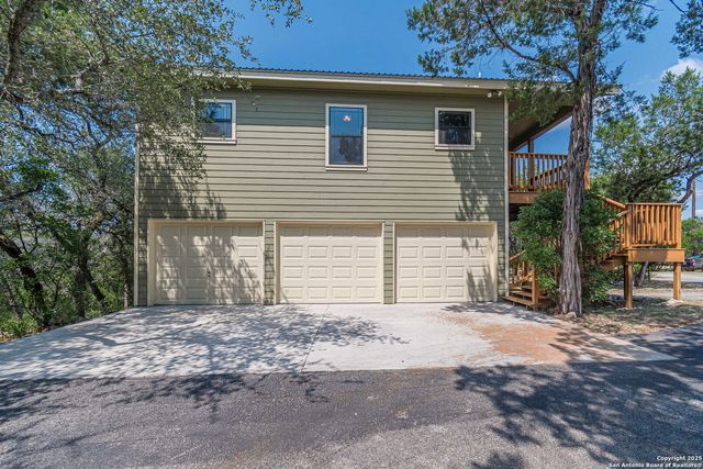 560 Bluff Ridge, New Braunfels, TX 78132