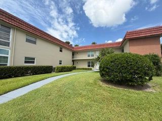 16 Vista Palm Lane 105, Vero Beach, FL 32962