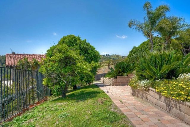 3149 Old Post Rd, Fallbrook, CA 92028