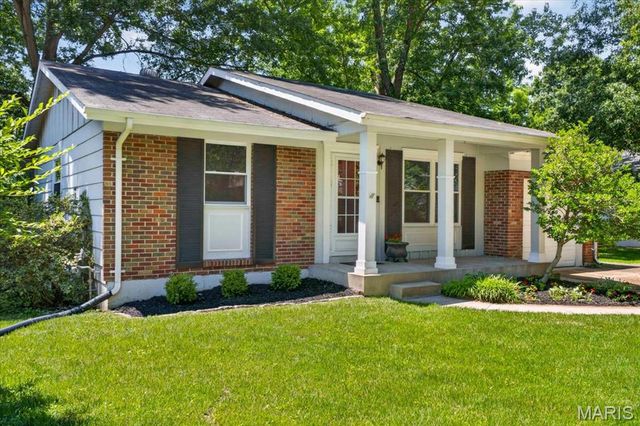 1404 Mautenne Drive, Manchester, MO 63021