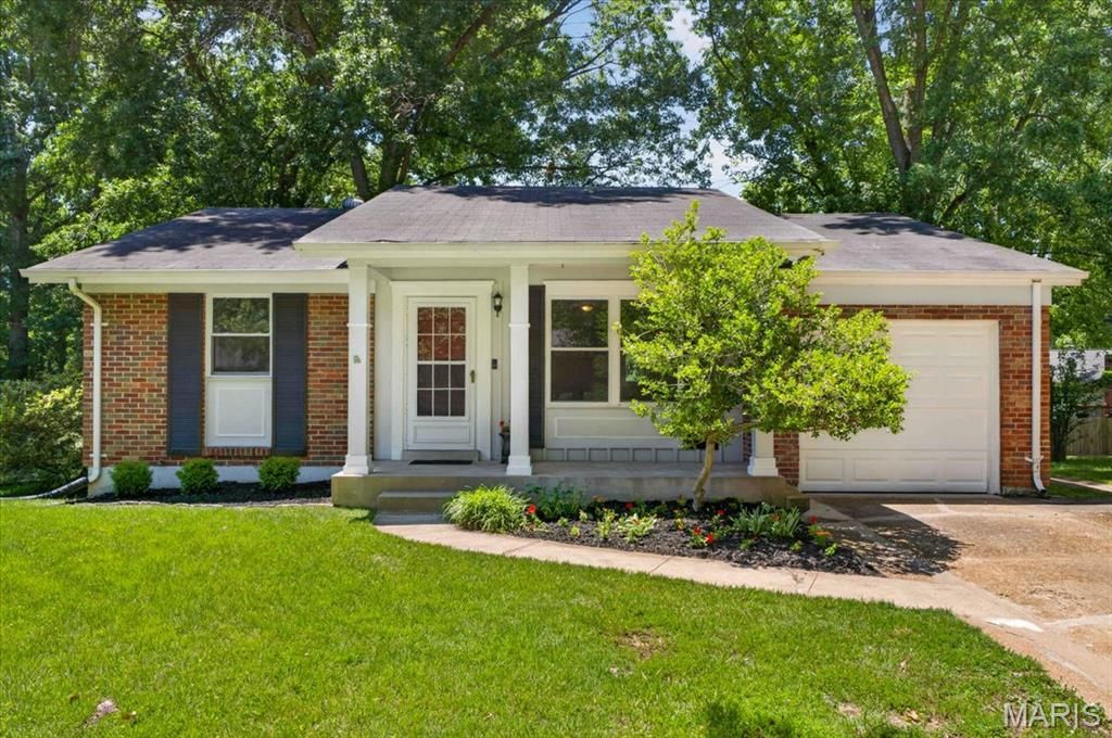 1404 Mautenne Drive, Manchester, MO 63021