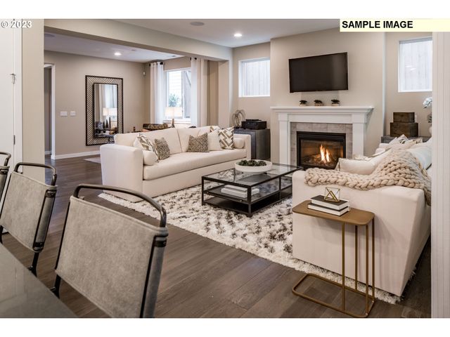 438 W HOLLY Cir, Washougal, WA 98671