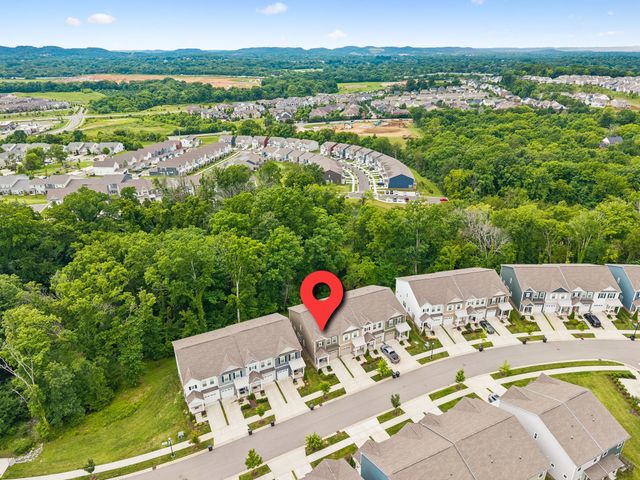 1073 Sweetleaf Dr, Franklin, TN 37064