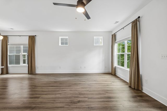 1073 Sweetleaf Dr, Franklin, TN 37064