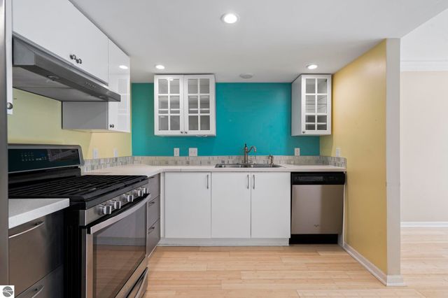 595 Georgetown Place # 12, Traverse City, MI 49684