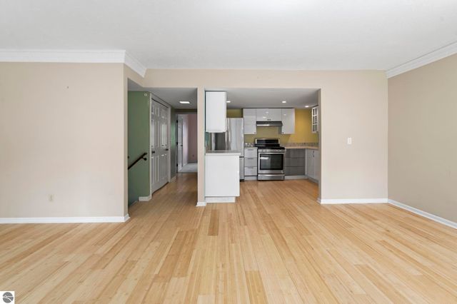 595 Georgetown Place # 12, Traverse City, MI 49684