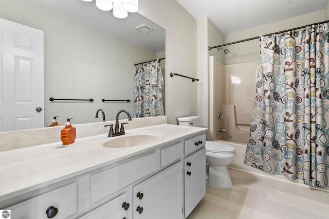 595 Georgetown Place # 12, Traverse City, MI 49684