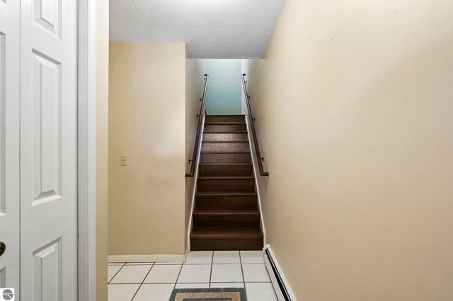 595 Georgetown Place # 12, Traverse City, MI 49684