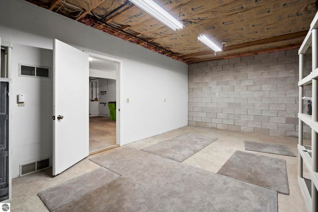 595 Georgetown Place # 12, Traverse City, MI 49684