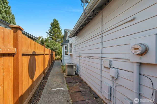 20027 45th Drive NE, Arlington, WA 98223