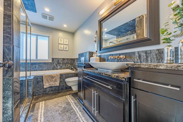 2 Belvidere Street E, Saint Paul, MN 55107